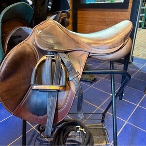 17” Collegiate Convertible Jump Saddle – MW, Wool-Flocked, Brown Leather